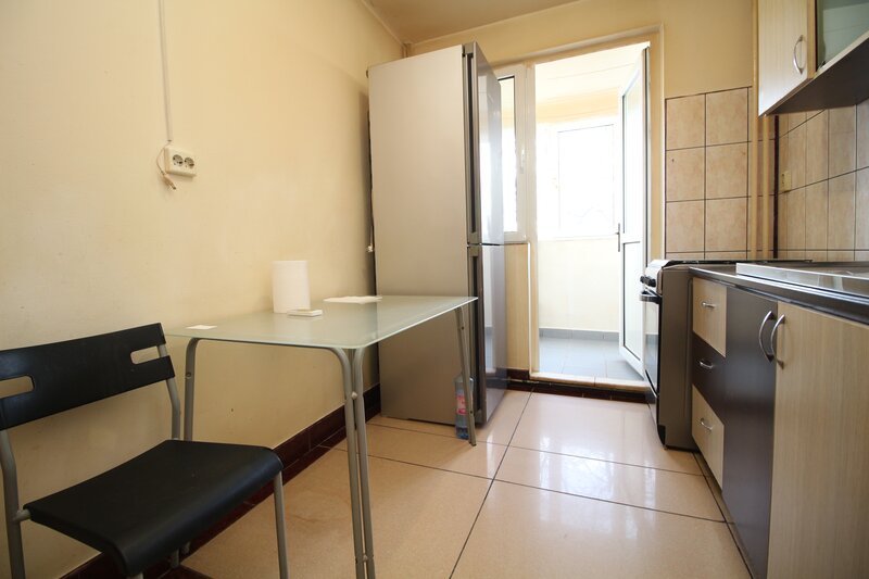 Titan, Nicolae Grigorescu metrou, 2 camere. decomandat