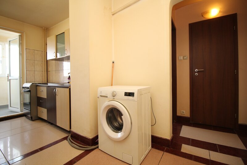 Titan, Nicolae Grigorescu metrou, 2 camere. decomandat