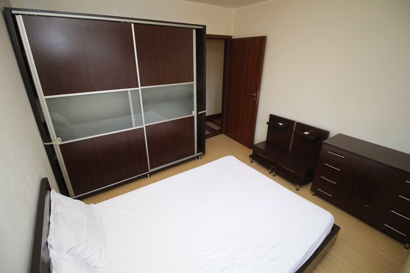 Titan, Nicolae Grigorescu metrou, 2 camere. decomandat