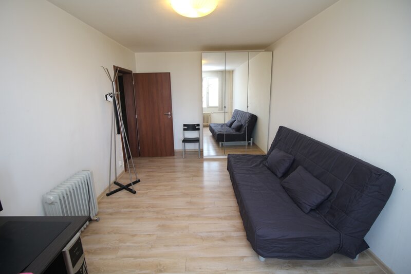 Titan, Nicolae Grigorescu metrou, 2 camere. decomandat